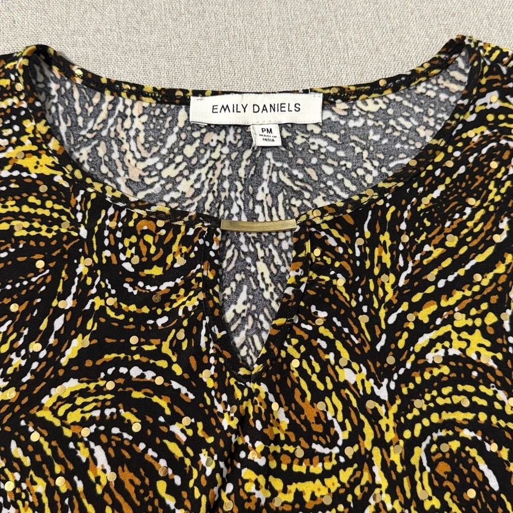 Emily Daniel’s Elegant Brown and Gold Swirl Tunic Top SZPM. - Picture 6 of 14